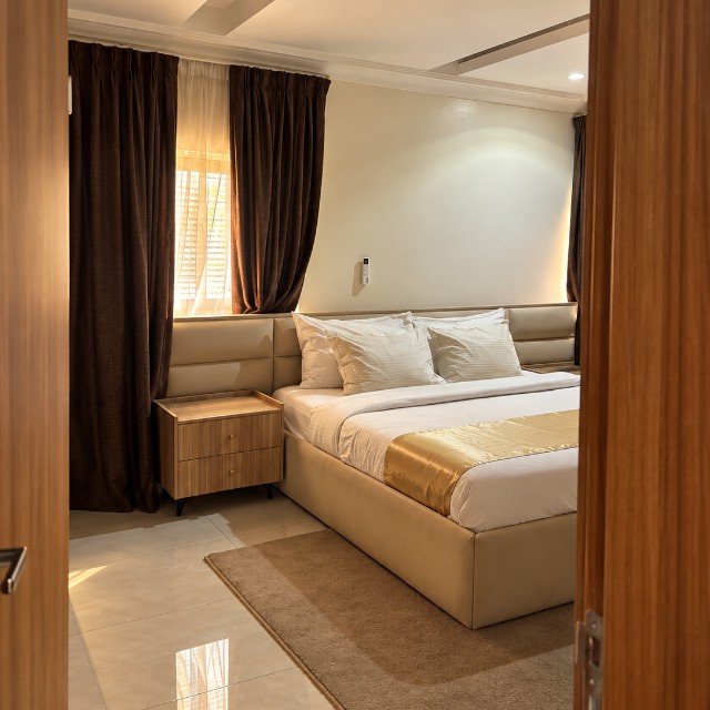 THE EXECUTIVE RESIDENCE  Two-Bedroom Apartment – photo 7