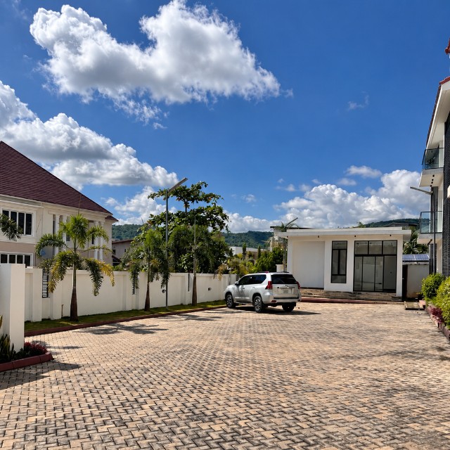 THE EXECUTIVE RESIDENCE  Two-Bedroom Apartment – photo 17