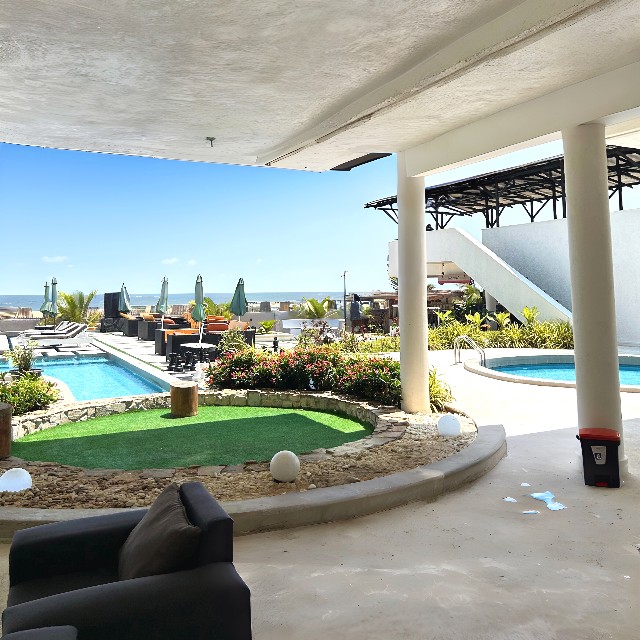 YOLO Beach Resort  – photo 4