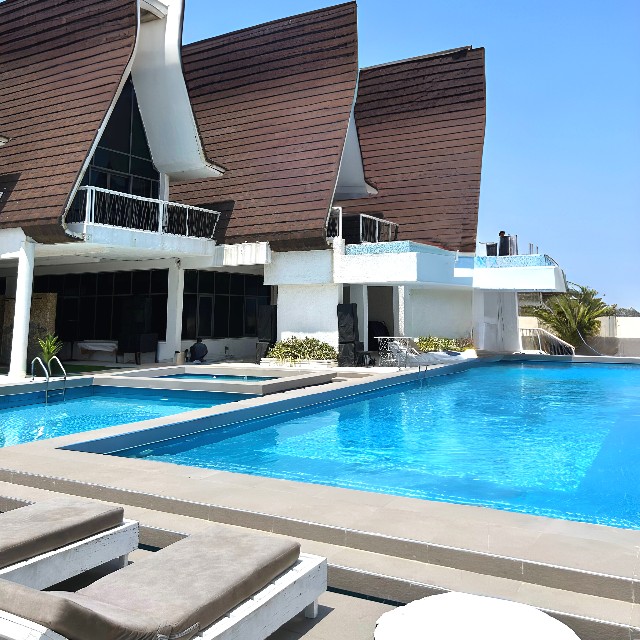 YOLO Beach Resort  – photo 5